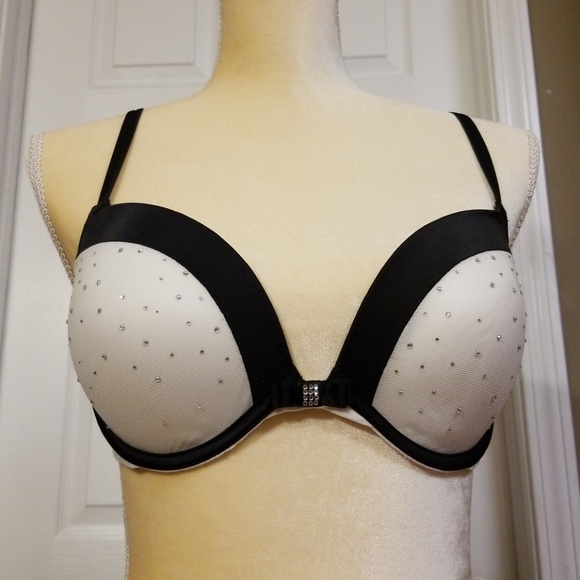 🚫✔ SOLD 🚩🚫  Very Sexy push up bra by Victoria - Picture 2 of 5